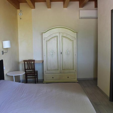 B&B Ai Prati Lesignana エクステリア 写真